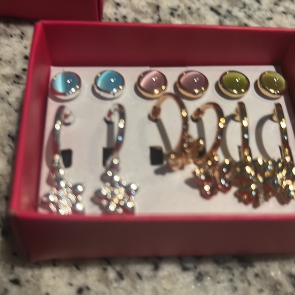 Kids bundle of earrings NIB! blue , pink, Green, silver, Gold plated. - Picture 5 of 6